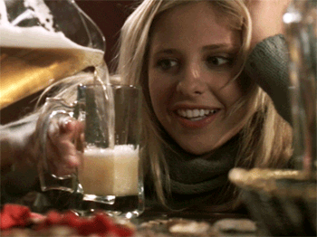 Buffy the Vampire Slayer wallpaper titled Buffy Funny GIFS