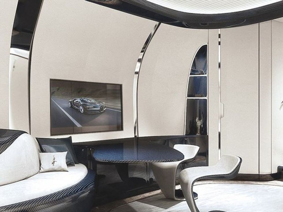 Bugatti Chiron transformohet në super jahte te gjate 20 metra foto 6