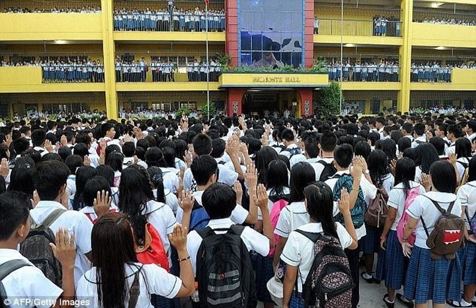 Burg për filipinasit që nuk e këndojnë si duhet himnin shtetëror foto 2