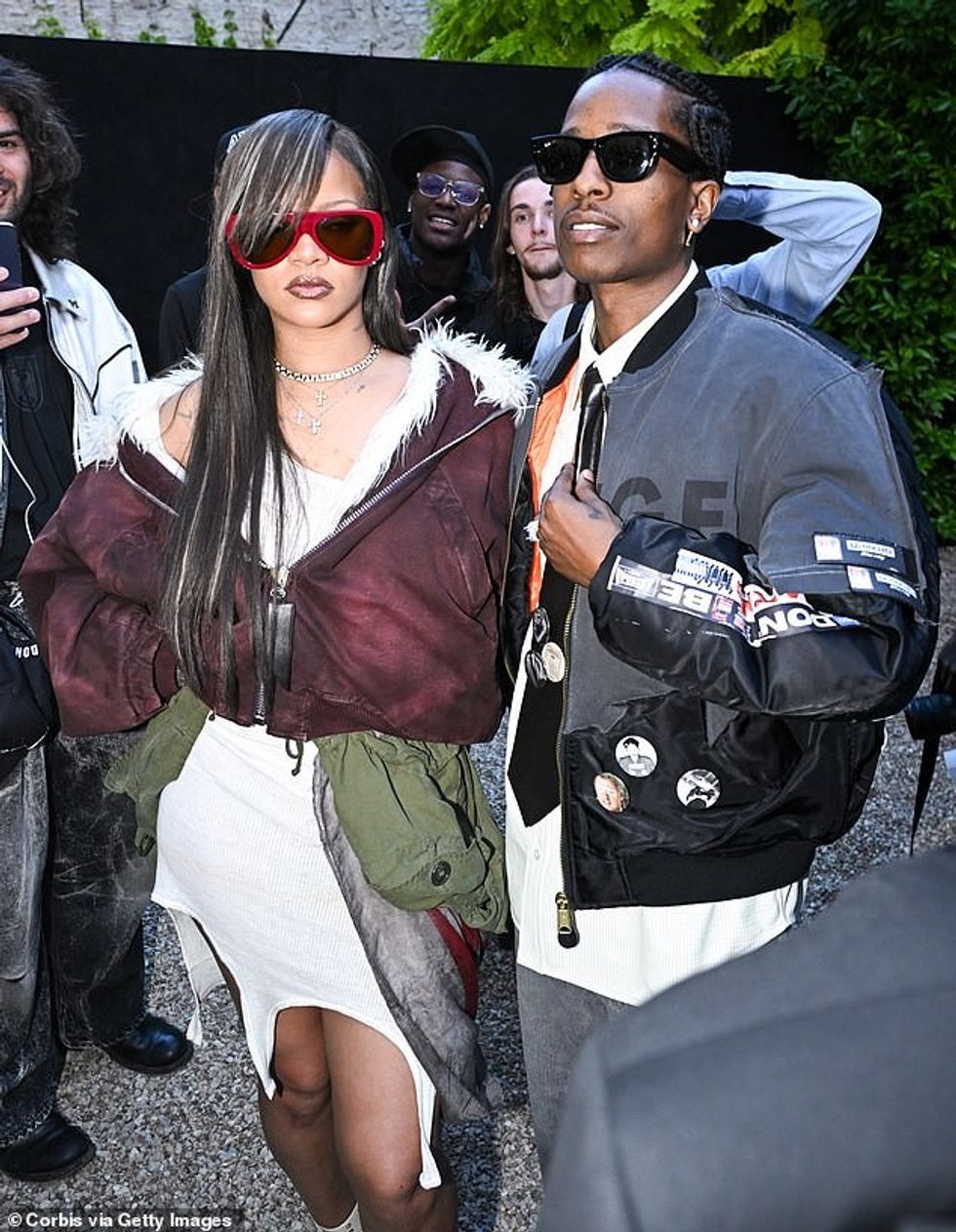 Burimi tha se ajo planifikon të publikojë albumin e saj në fund të këtij viti, megjithëse vonesat në vinyl mund ta shtyjnë atë në fillim të vitit 2025