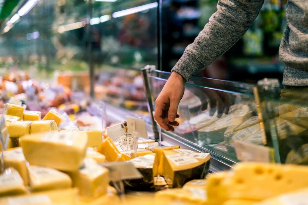 buying cheese supermarket albertsons safeway recall