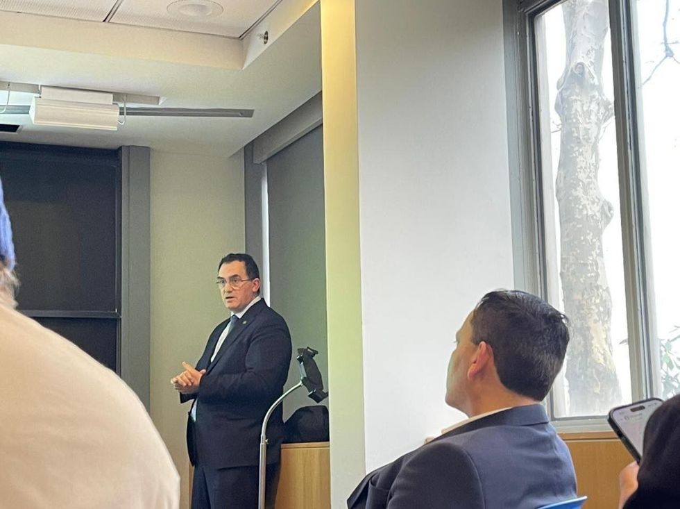 c482ee70 7607 40e8 b04c dae08a4df24e