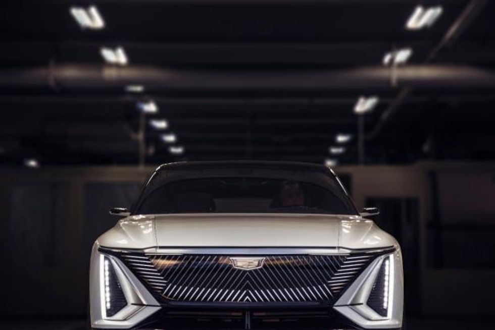 cadillac lyriq 015