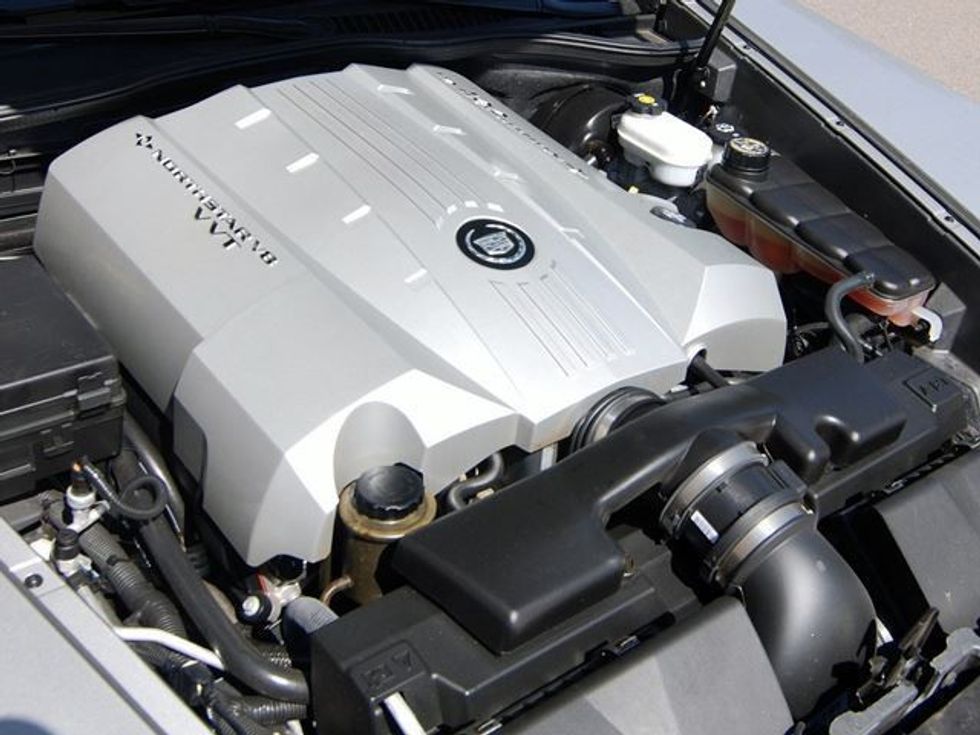 Cadillac rikthen modelin XLR me ndryshime të mëdha foto 4