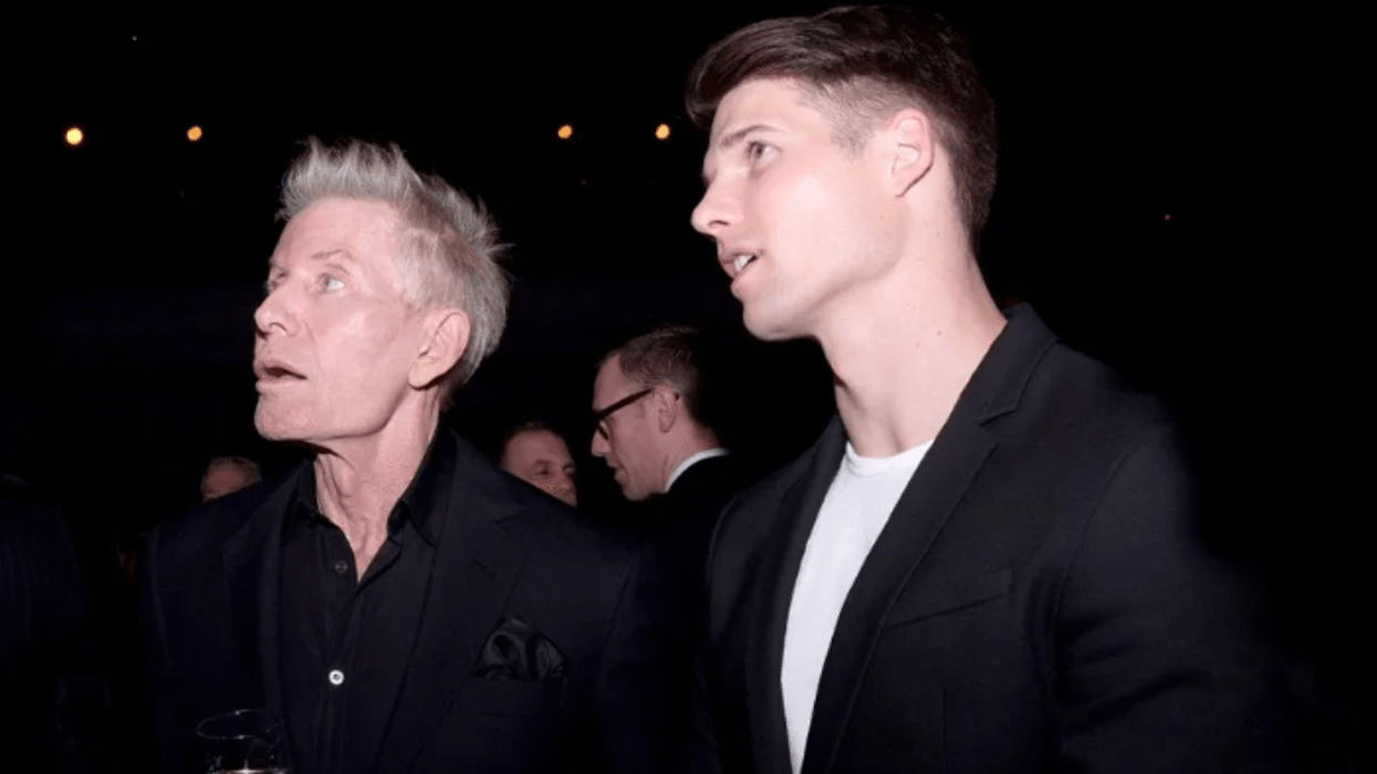 Stilisti Calvin Klein fotografohet me partnerin 46 vjet më të ri