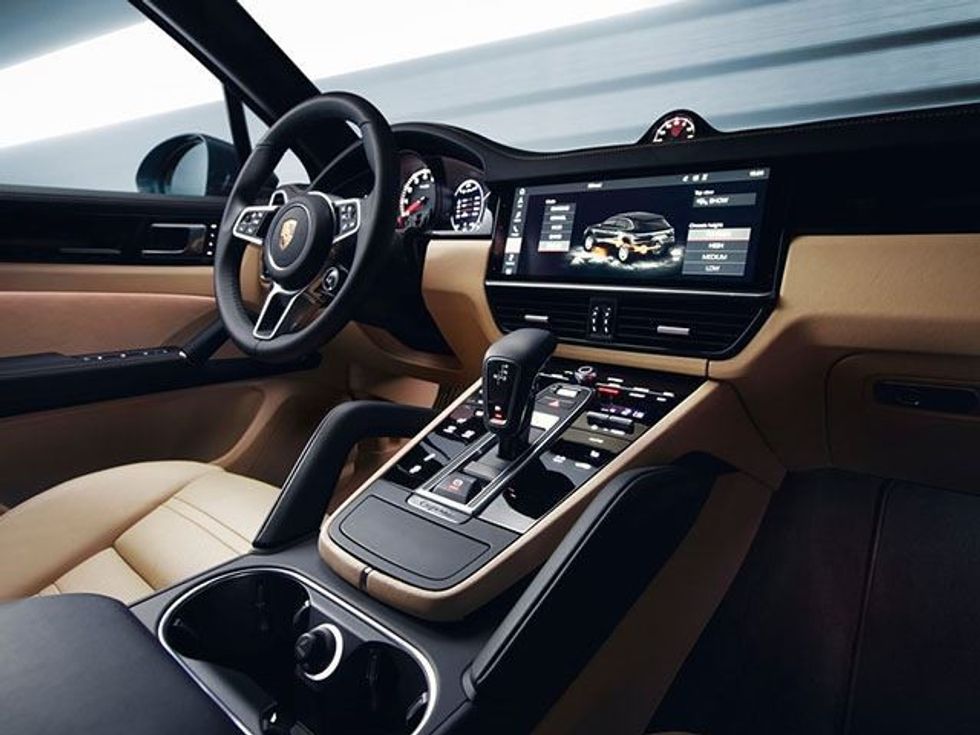 Cayenne i ri tregon se Porsche do të dominojë sërish në tregun e veturave foto 4