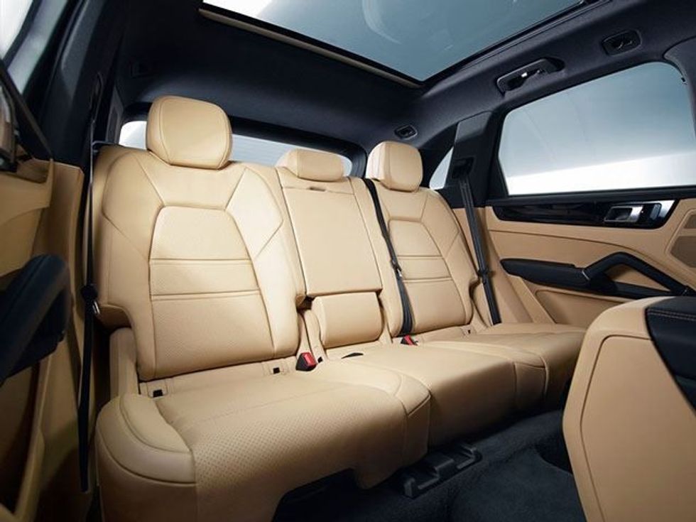 Cayenne i ri tregon se Porsche do të dominojë sërish në tregun e veturave foto 8