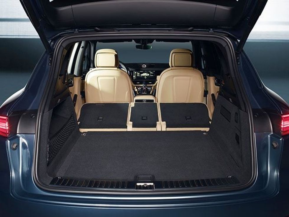 Cayenne i ri tregon se Porsche do të dominojë sërish në tregun e veturave foto 9