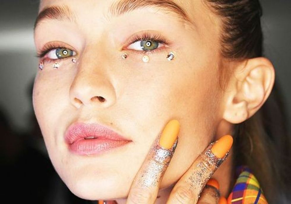 cdn.cliqueinc.com cache posts 235384 gigi hadid symmetrical face 235384 1505323721932 main.c 11fab2575d484314bbb4ef1efa7a38db 979daddf6c7d4c7da73549edd3998e4d