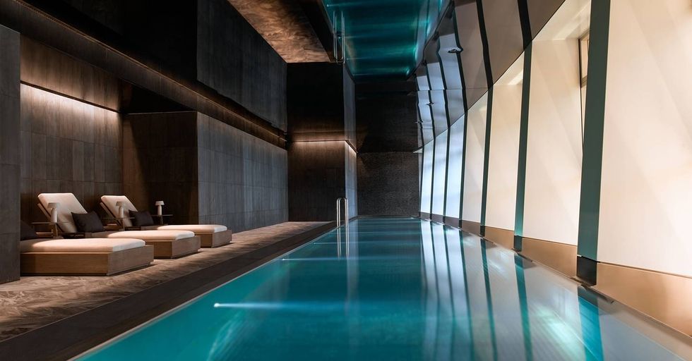 centre point residences pool