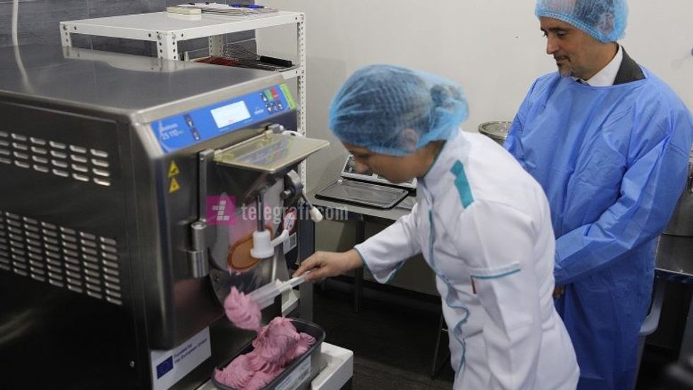 ceremonia e inaugurimit te kompanine Trosha LLC foto Ridvan Slivova 44