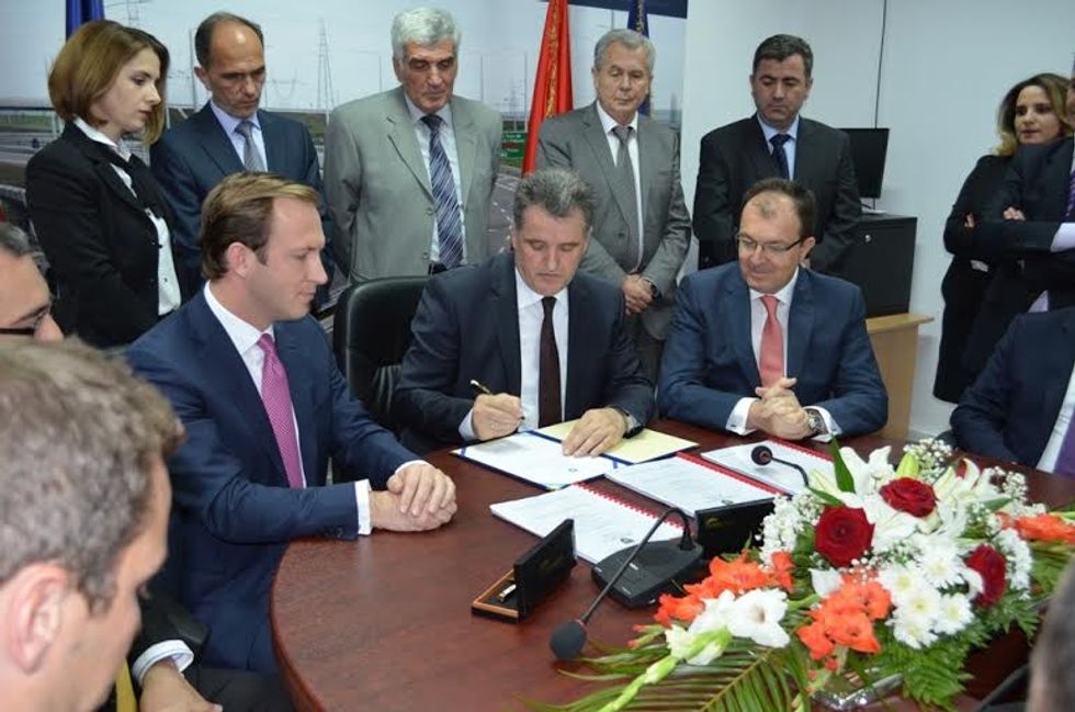 Ceremonia e Nenshkrimit te Kontrates