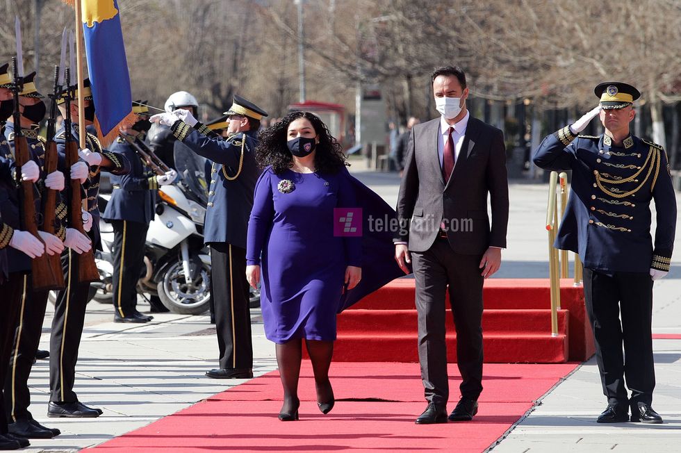 Ceremonia e revistes se trupave te Togut Ceremonial te FSK se Vjosa Osmani Sadriu zyrtarisht merre postin e Presidences foto Ridvan Slivova 24