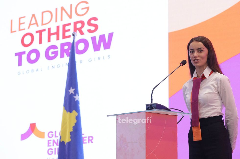 ceremonia permbyllese Global Engineer Girls GEG Kosova Eriona Ahmeti foto Ridvan Slivova 30