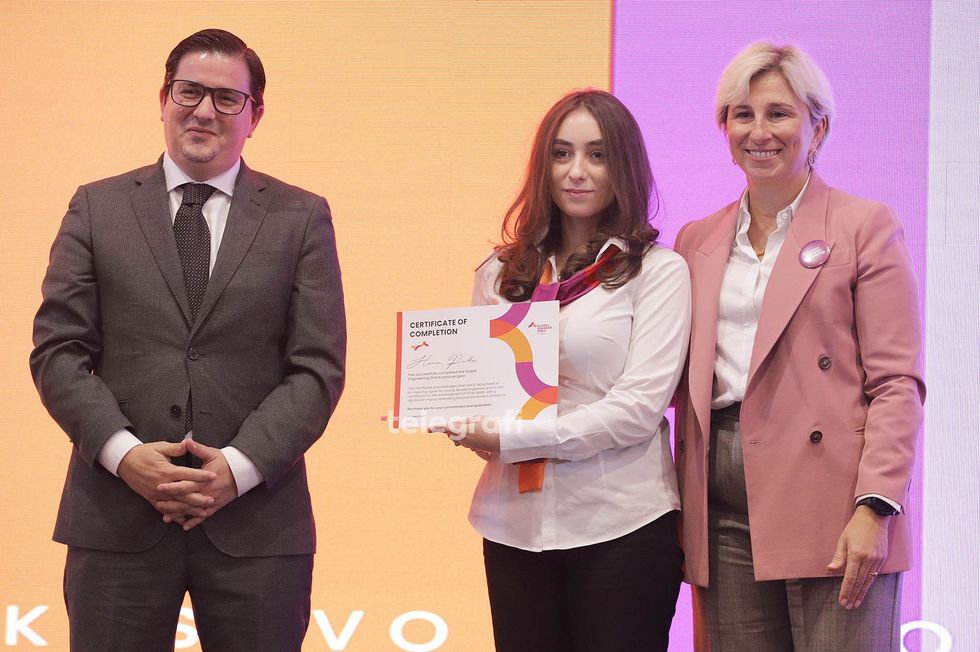 ceremonia permbyllese Global Engineer Girls GEG Kosova foto Ridvan Slivova 34