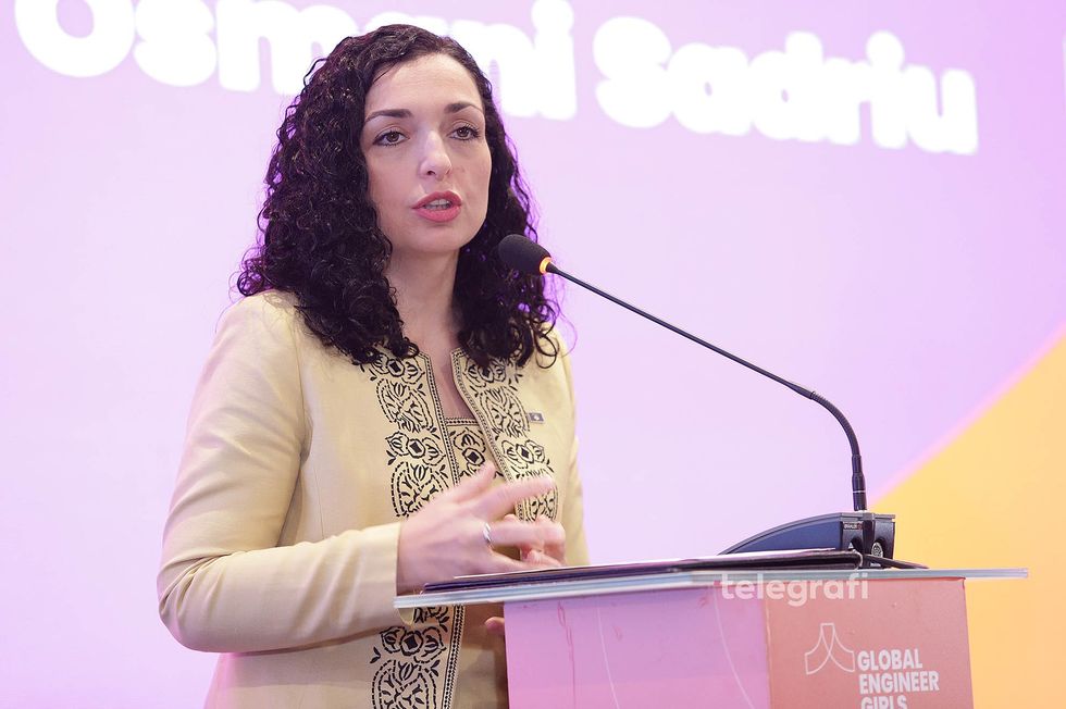 ceremonia permbyllese Global Engineer Girls GEG Kosova Vjosa Osmani foto Ridvan Slivova 17