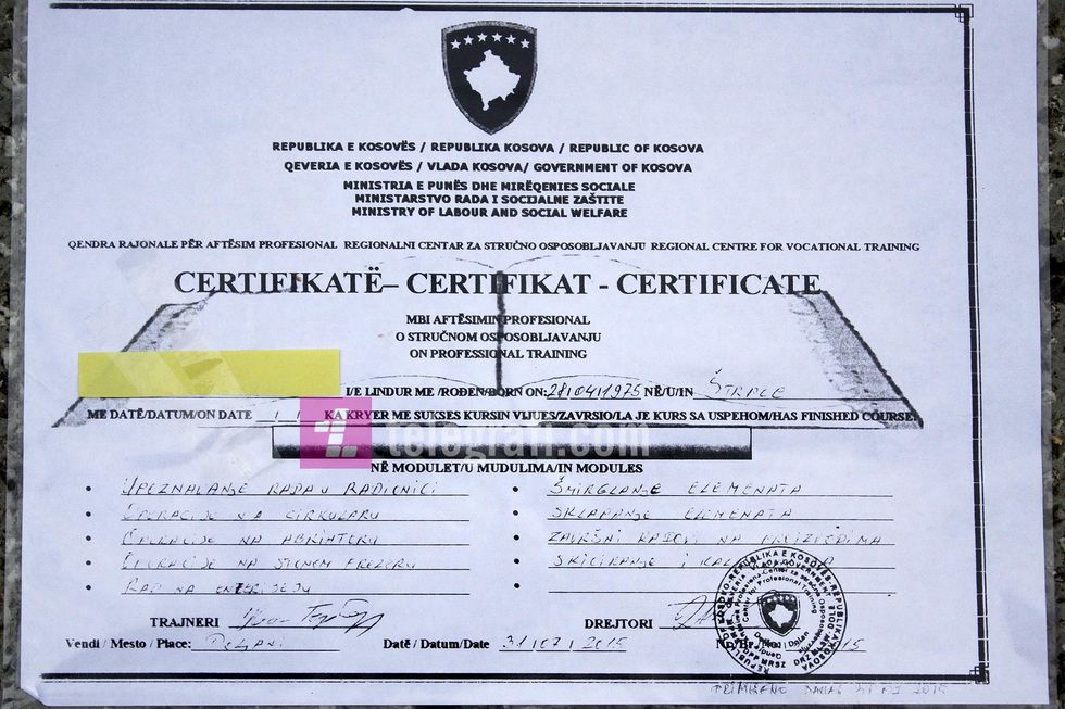 Certifikatat e te burgosurve dhe te stafit burgut te mitrovices se veriut foto ridvan slivova (1)