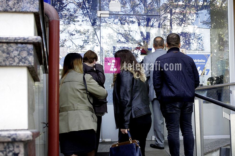 certifikatat ne komunen e prishtines foto Ridvan Slivova 5