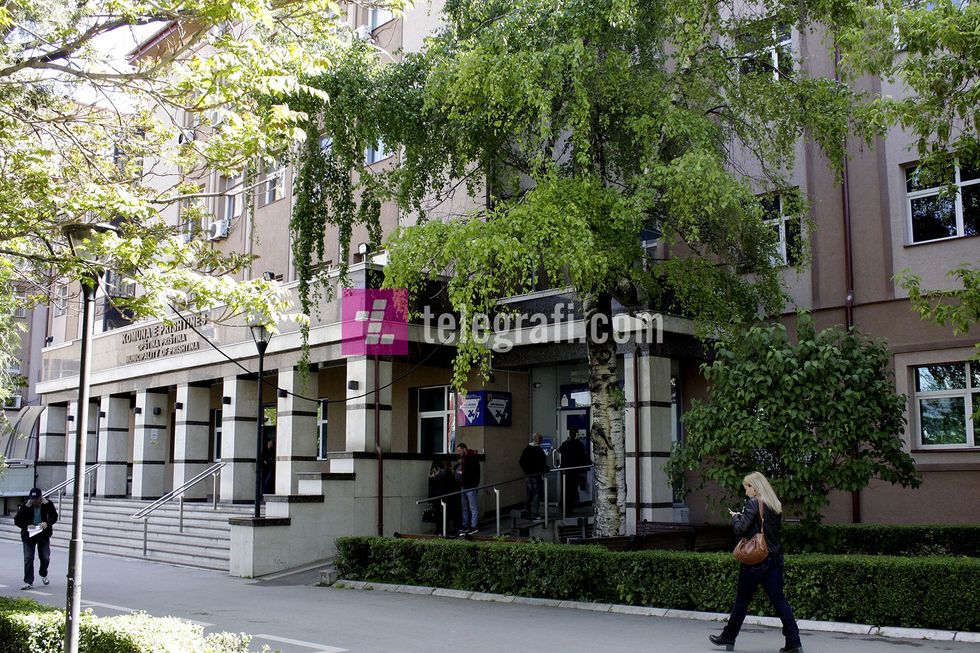 certifikatat ne komunen e prishtines foto Ridvan Slivova 7