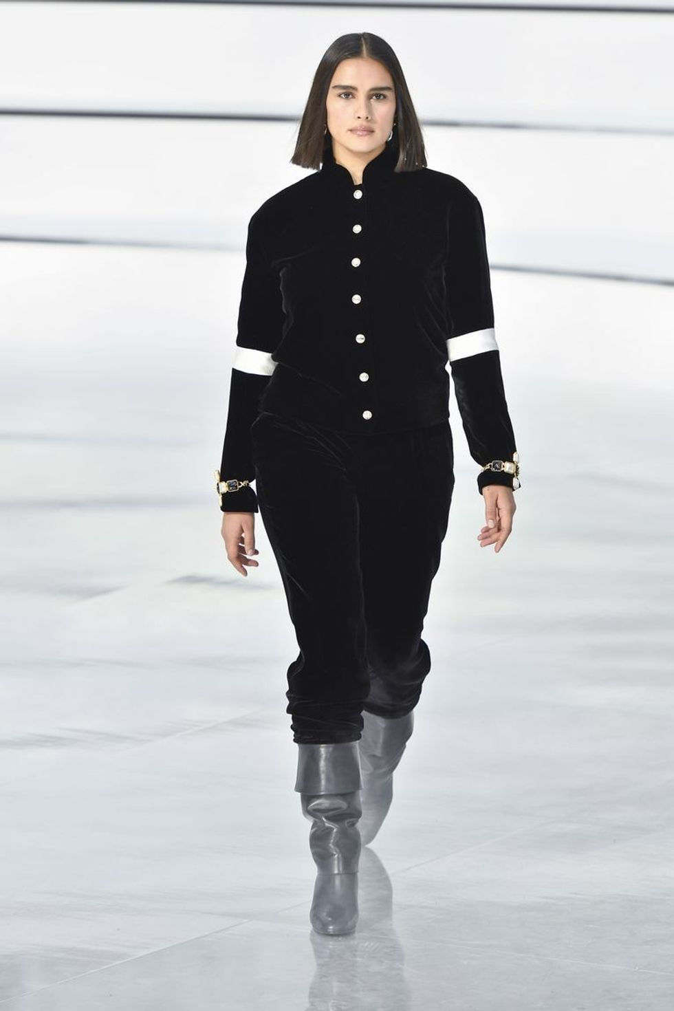 chanel 2 1583318123 1