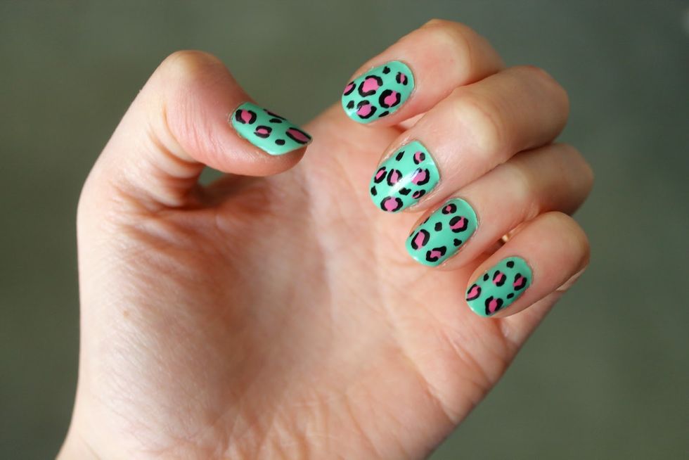 cheetah print with a colourful inspiration graphic animal print nail print designs l 0109729e18e52c0a