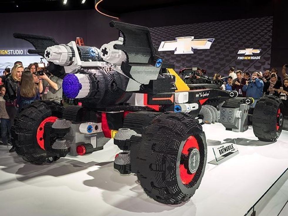 Chevrolet krijon Batmobile me përmasa reale foto 3