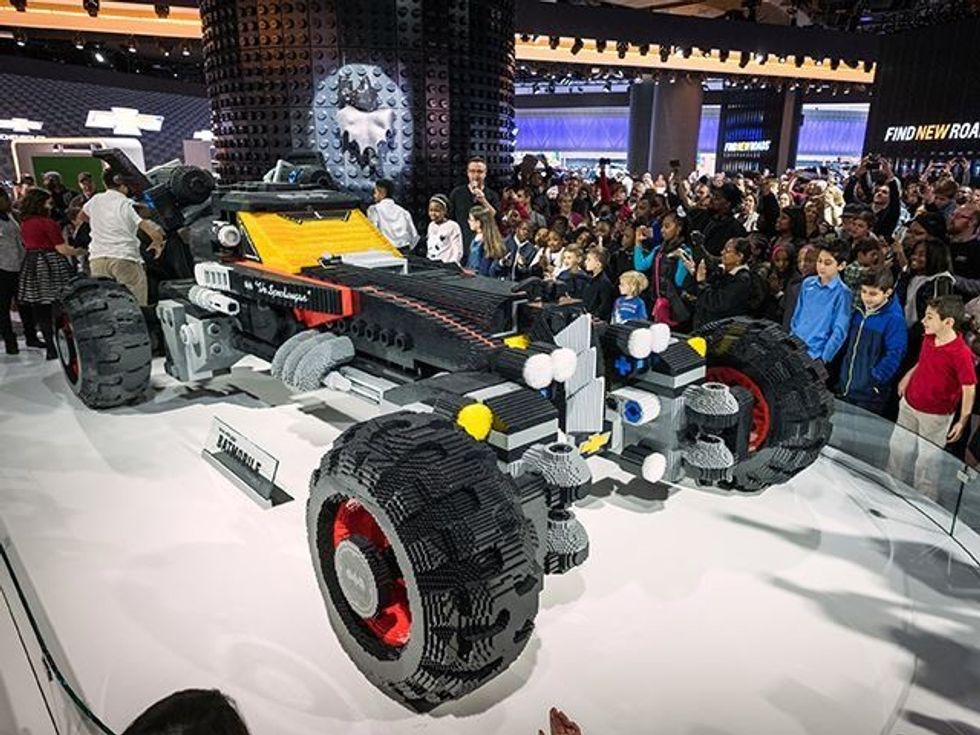 Chevrolet krijon Batmobile me përmasa reale foto 4