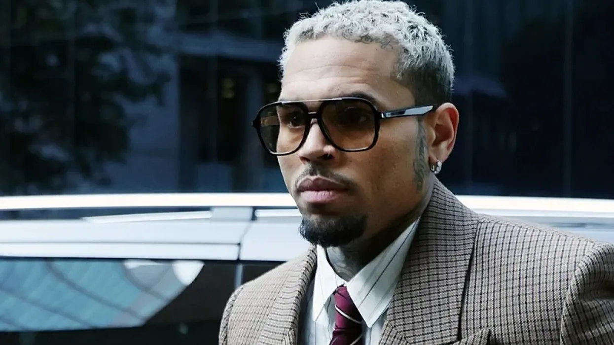 Chris Brown do të duhet t'i paguajë ish-asistentes së tij 13 milionë dollarë dëmshpërblim pasi një qen e sulmoi në shtëpinë e tij Chris Brown do të duhet t'i paguajë ish-asistentes së tij 13 milionë dollarë dëmshpërblim pasi një qen e sulmoi në shtëpinë e tij