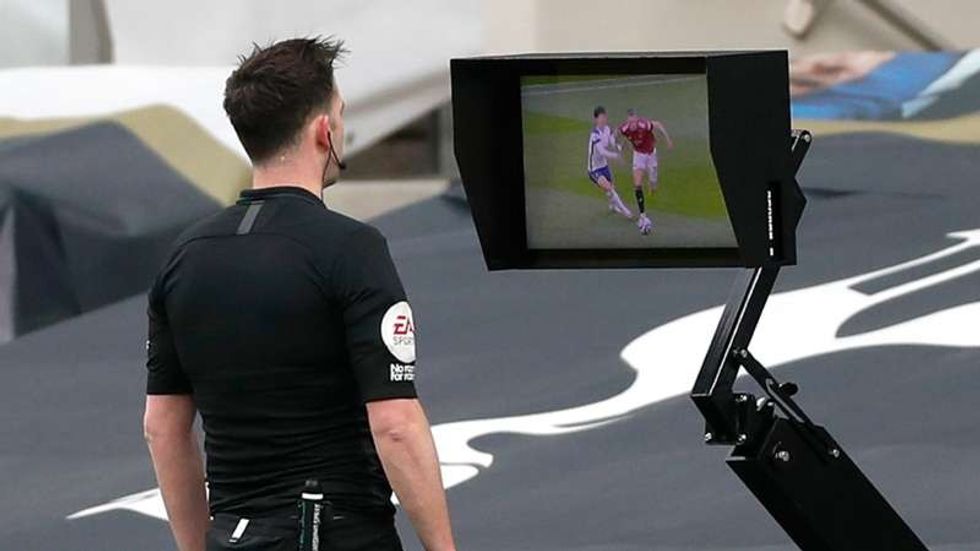 chris kavanagh tottenham vs man utd premier league 2020 21 1keossbm8ah0j15ugimzqqgqo0