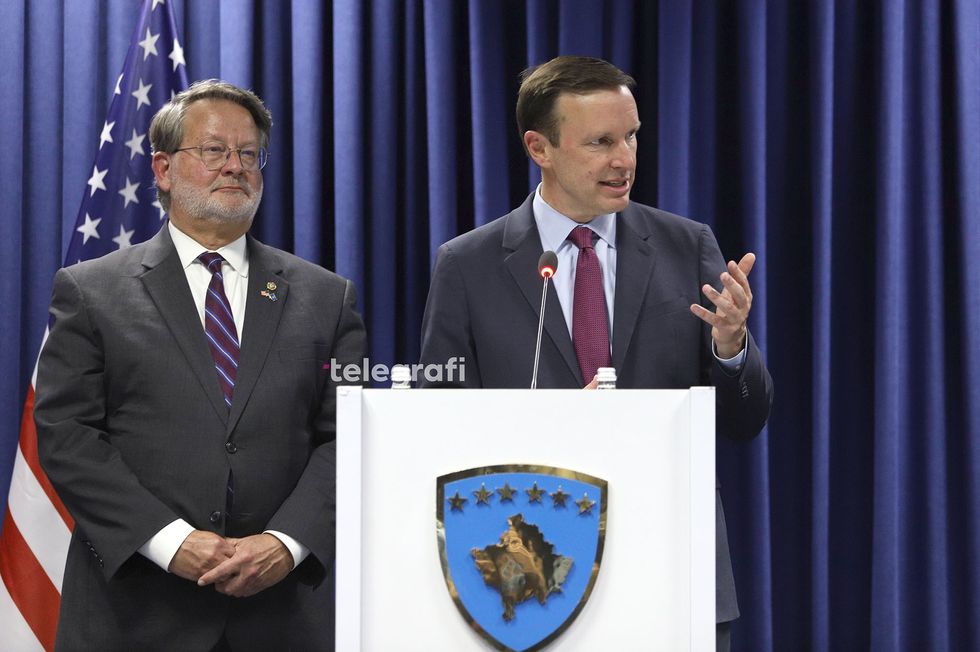 Chris Murphy dhe Gary Peters Senator amerikan foto Ridvan Slivova 8