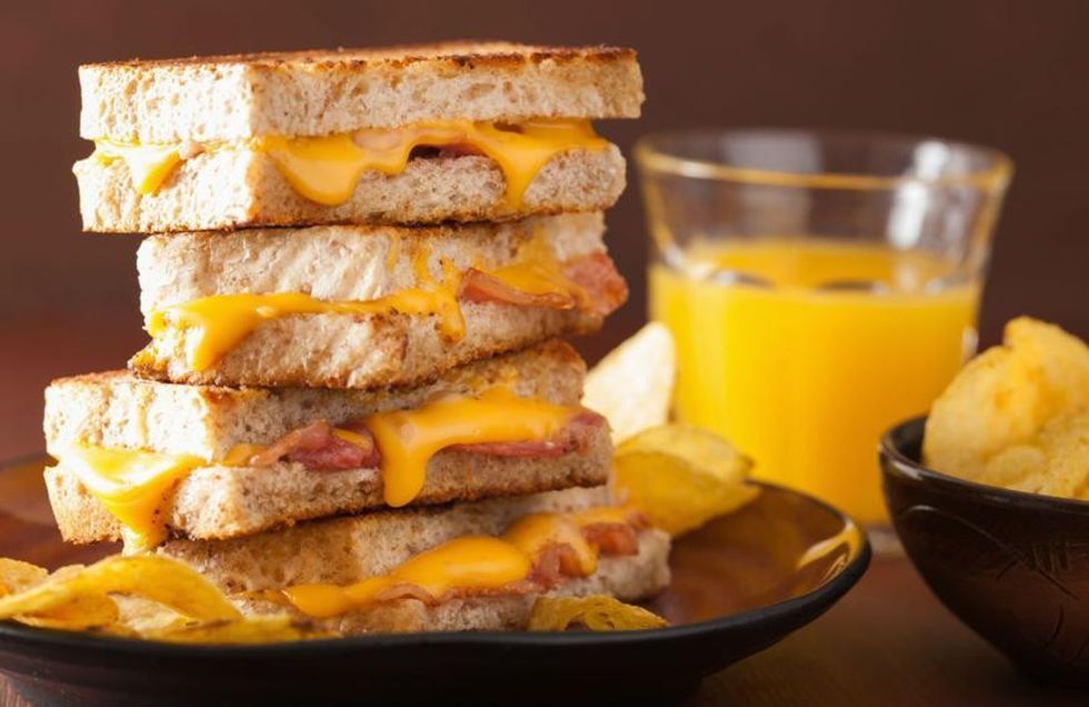 Chrissy Teigen s grab and g breakfast sammie 3 1538516314