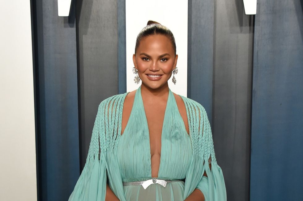 chrissy teigen sleep problems twitter