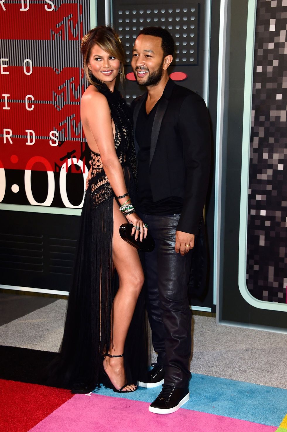 Chrissy Teigen veshur me Marchesa dhe John Legend