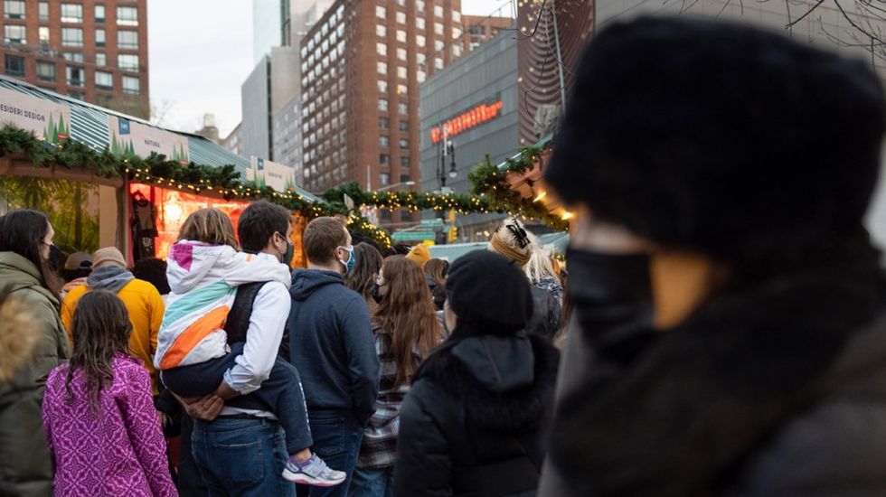 christmas crowds in NYC header 1