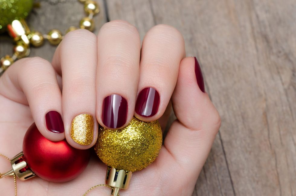 christmas nail art 1568229435 scaled