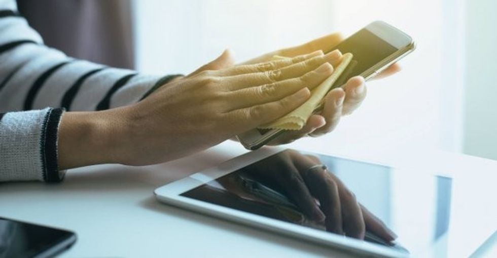 Coronavirus how to clean your smartphone and tablet And not take risks