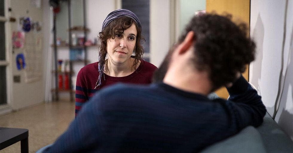 Couple Couch Female facebook 1