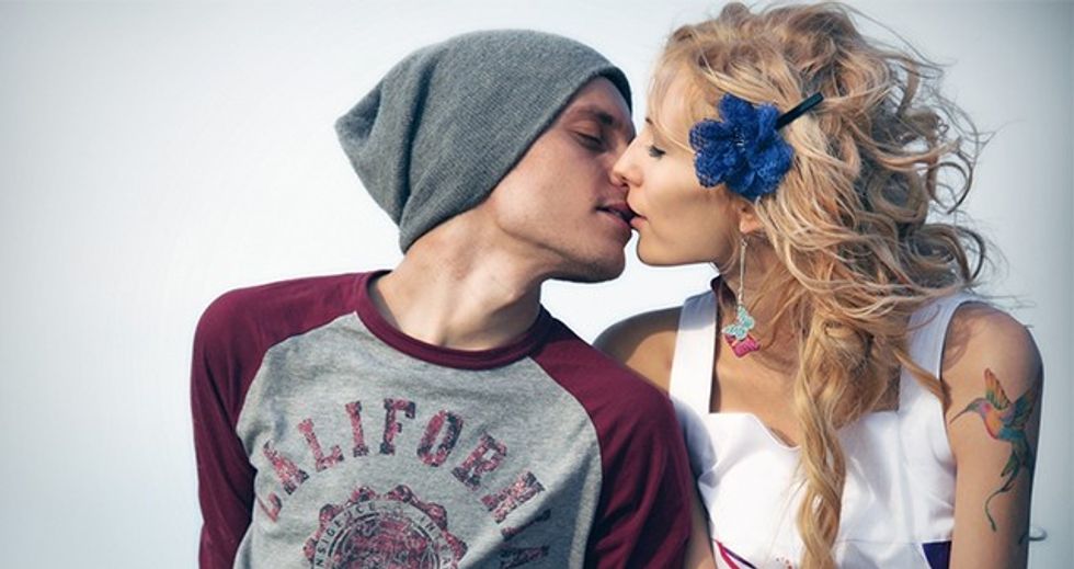 couple kissing photography hd wallpaper 15555