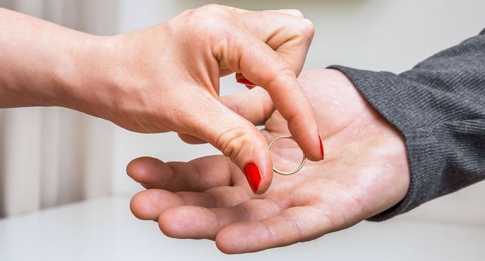 cover instant divorce bride 5641312312