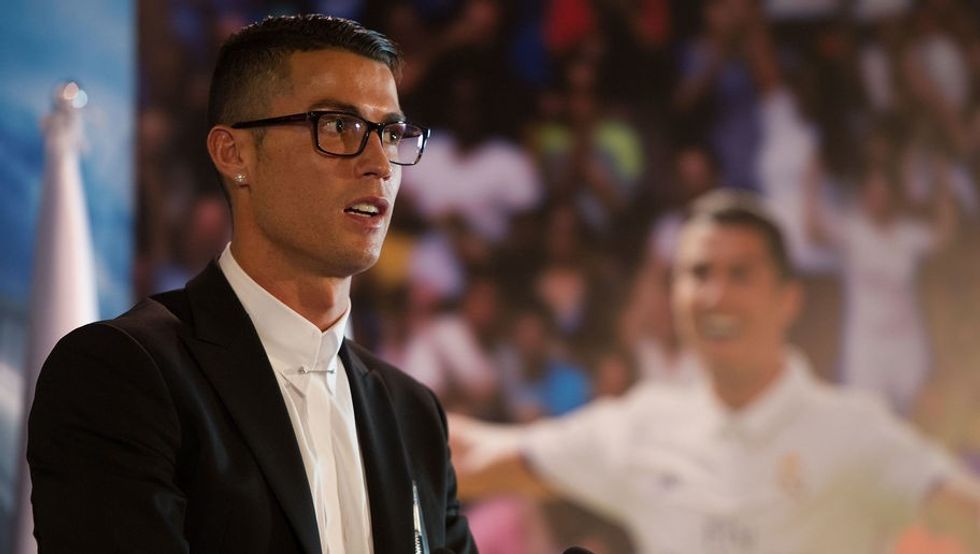 Cristiano Ronaldo Signs New Contract at Real Madrid