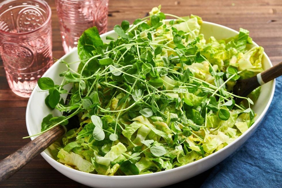 crunchy mixed green salad 418 1