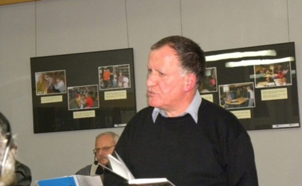 d 1257369129 1373963469