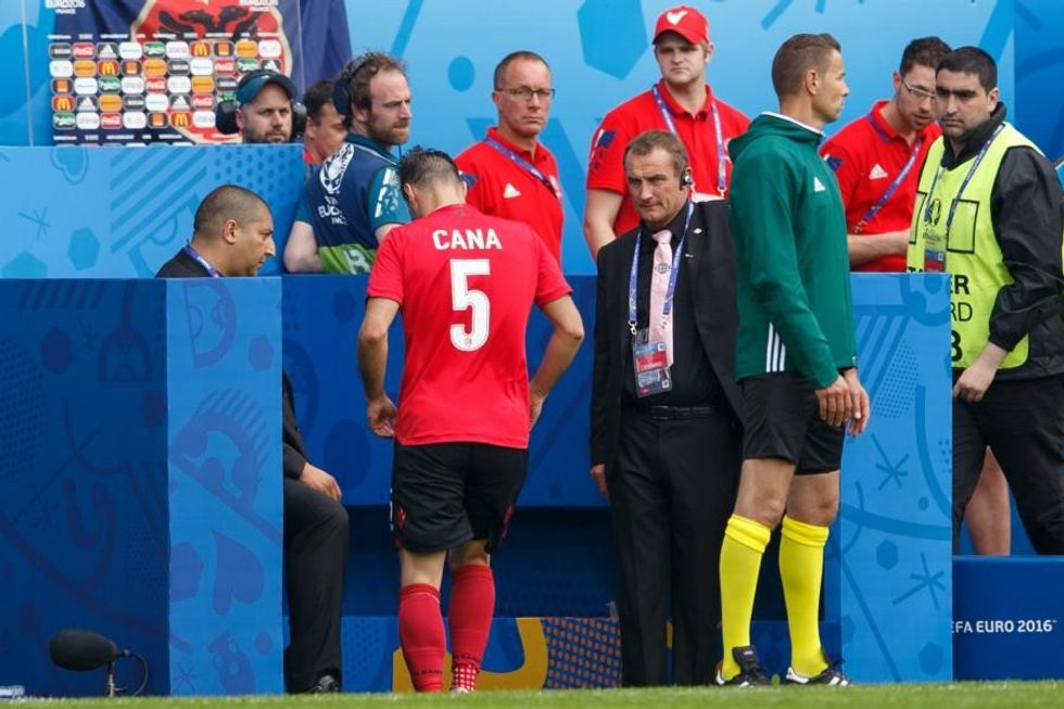 d 473784 carton rouge