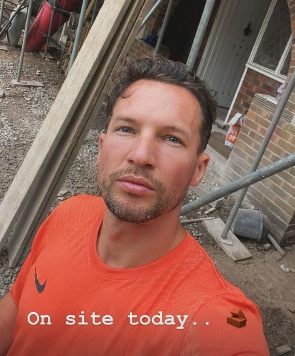 Danny Drinkwater u kundërpërgjigj trollëve pasi ndau një foto të tij në një kantier ndërtimi