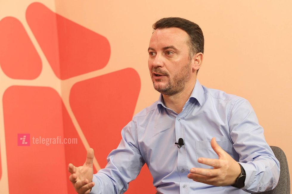 Dardan Molliqaj interviste foto Ridvan Slivova 28