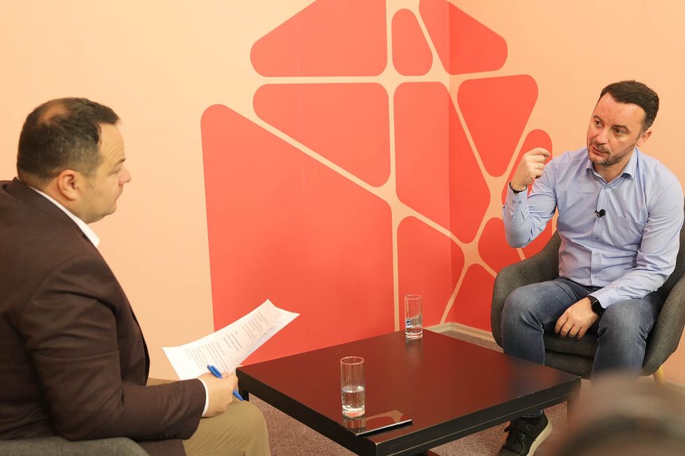 Dardan Molliqaj interviste foto Ridvan Slivova 32