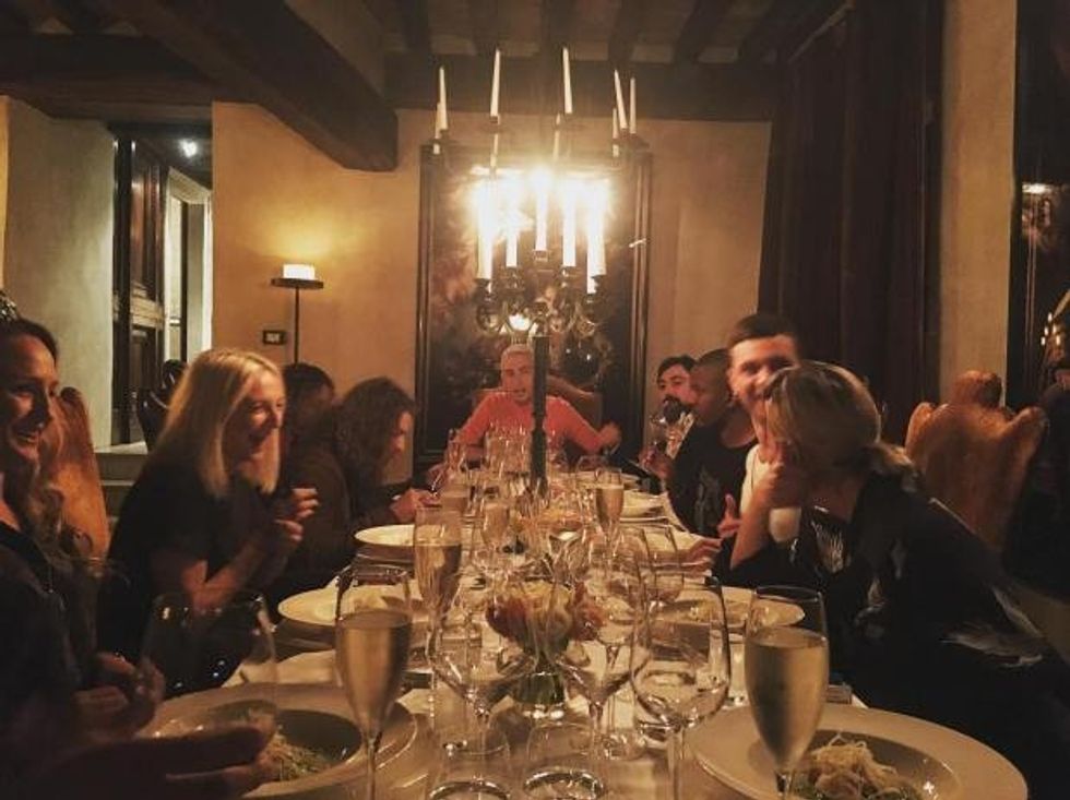 Darkë modeste për ditëlindjen e Elenas...