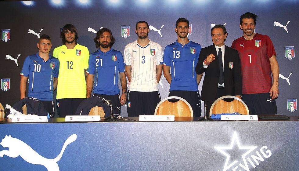 Davide Astori Verratti Perin Pirlo Chiellini