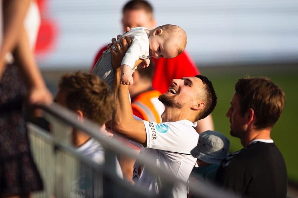 dd1a7454 b28c 43a1 bf59 f18955a3ddb9