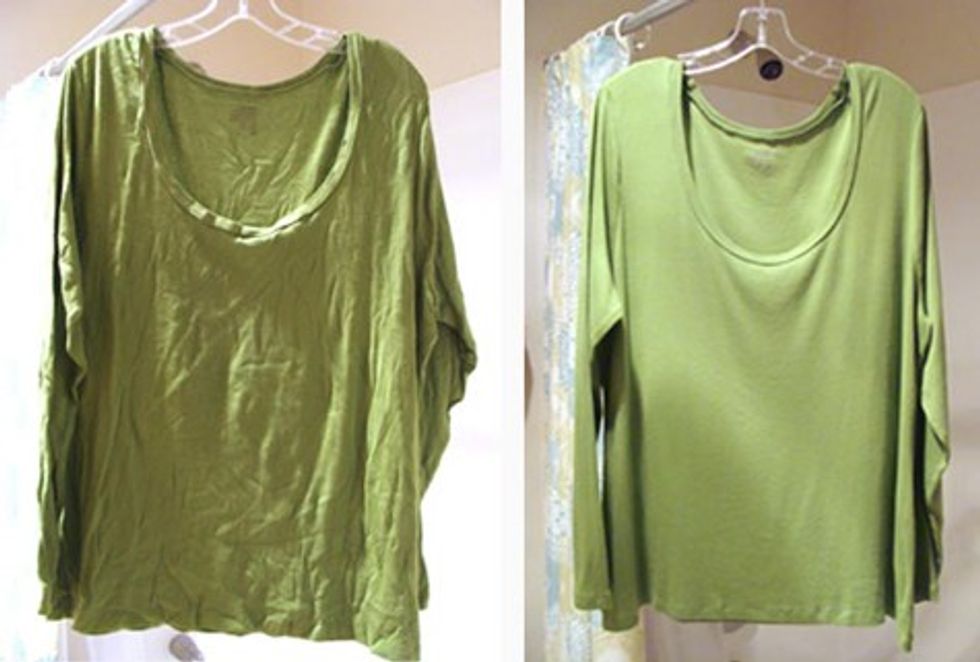 de wrinkle clothes without iron travel tip